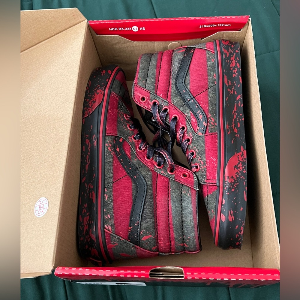Nightmare On Elm Street Vans | Men’s 6.5 / Women’s 8 | RARE!